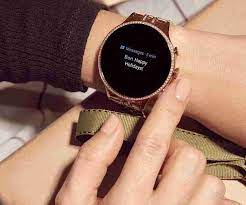 51 GADGETS DIAMOMD SMART WATCH WITH WIRELESS CHARGER